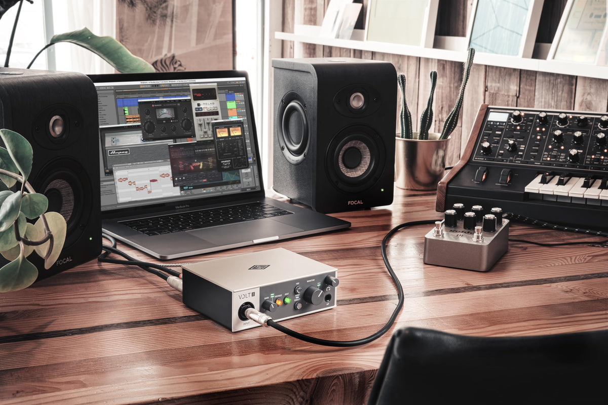 USB Audio Interface with Vintage Preamp Mode